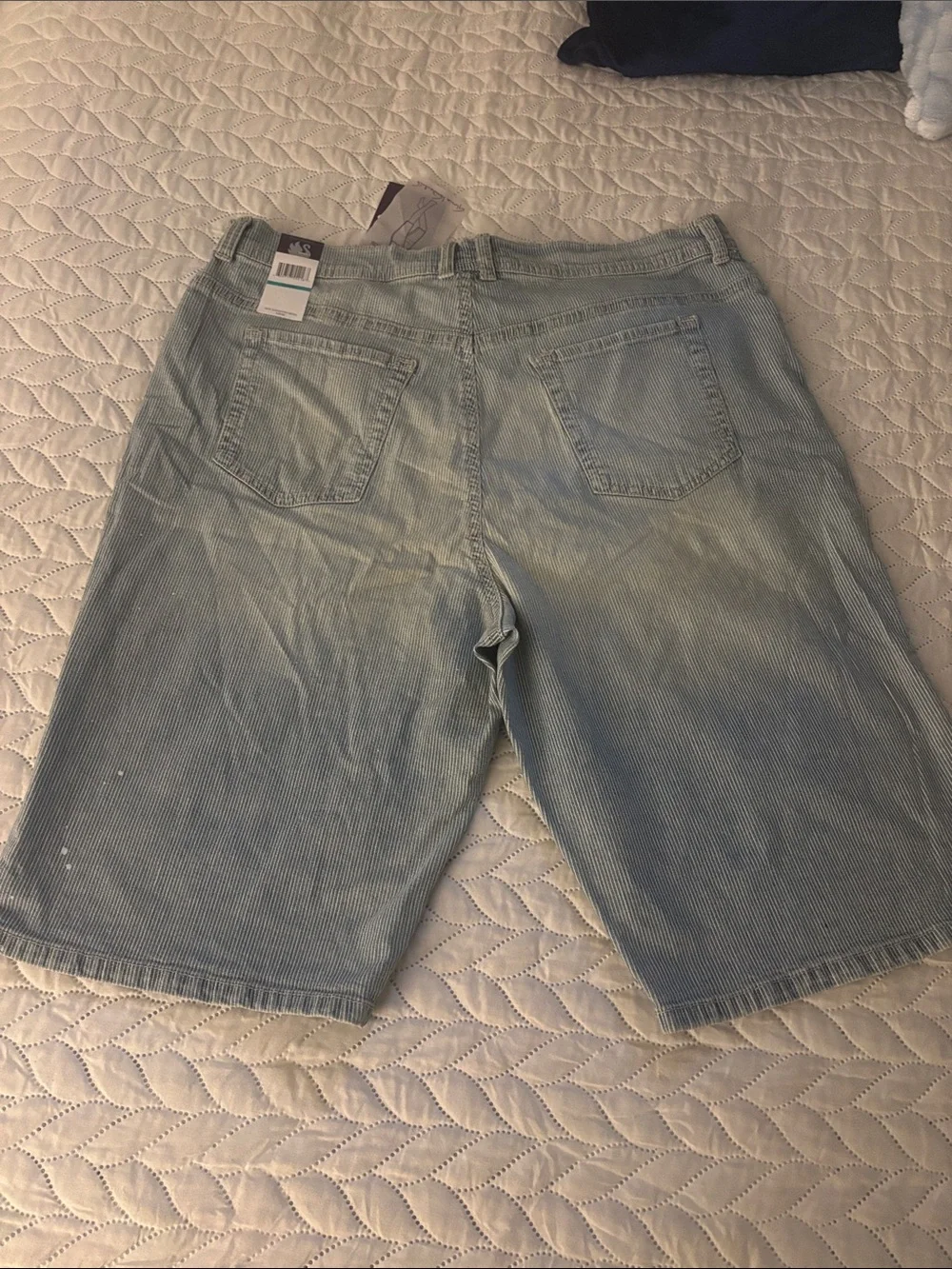Gloria Vanderbilt stretchy long, shorts Light Blue High stripped Denim Short